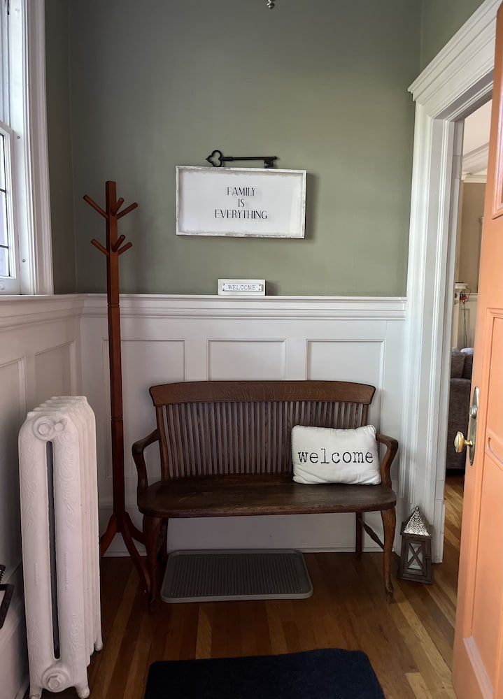 Фото Stirling House Bed & Breakfast