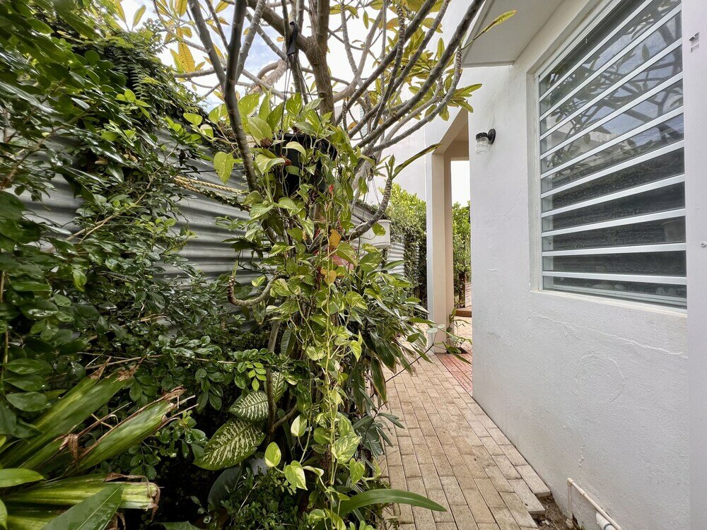 Фото Sonsoleá Host