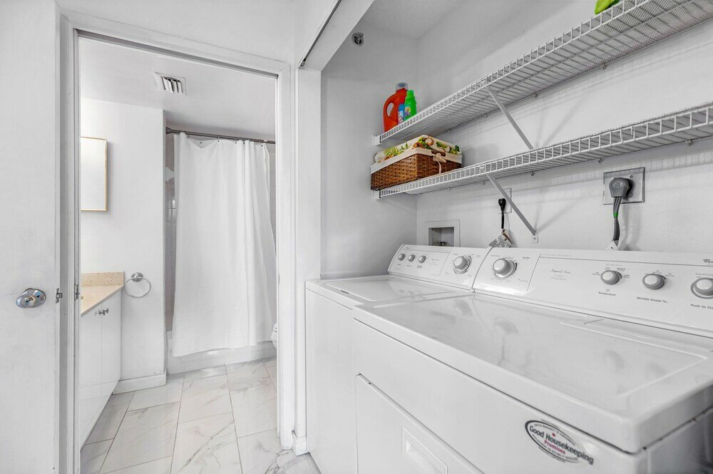 Фото Modern 2 Bedroom Condo in Aventura