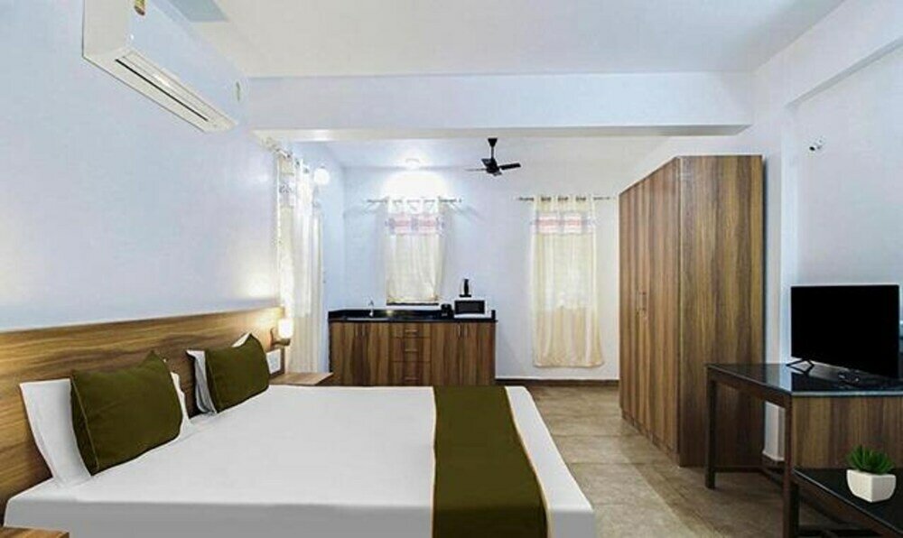 Фото Fabexpress Holiday Suites