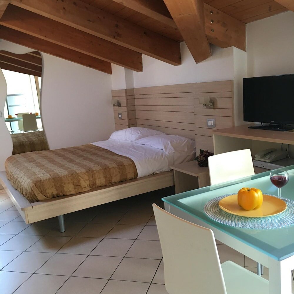 Фото Hotel Christian