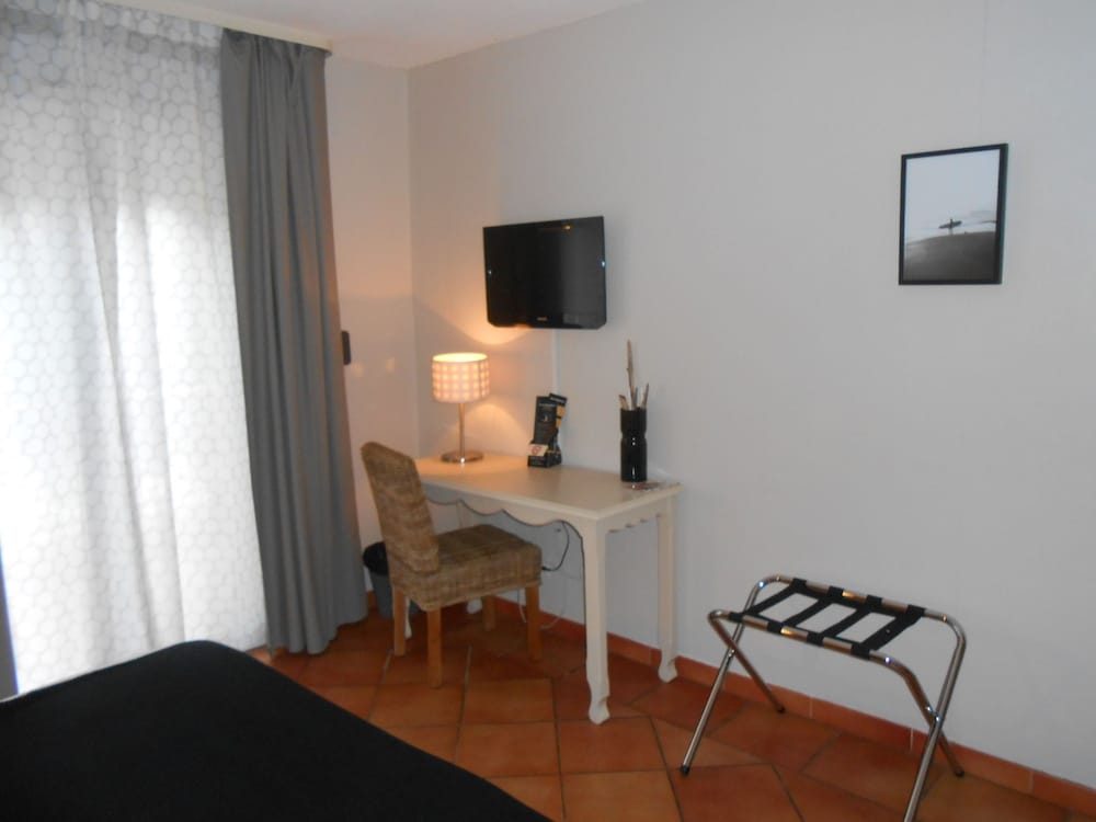 Фото Hotel Athéna