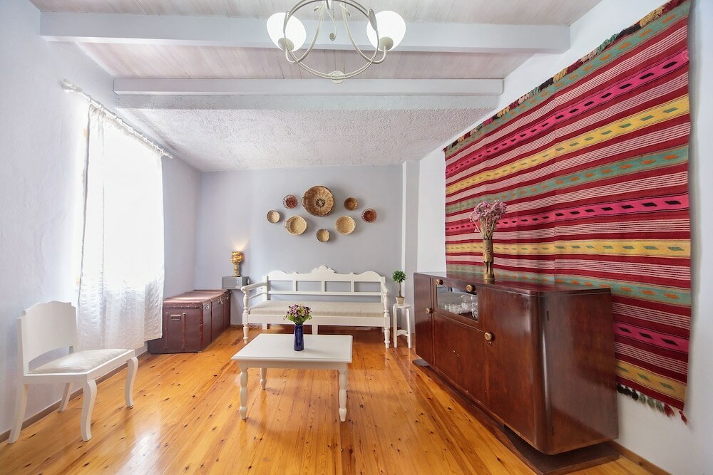 Фото Kasteli Suites