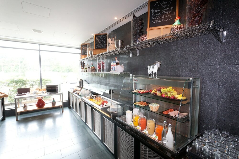 Фото Brooklands Hotel