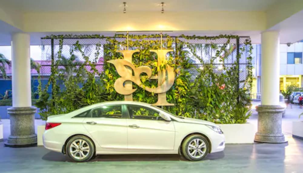 Фото Heritage Park Hotel