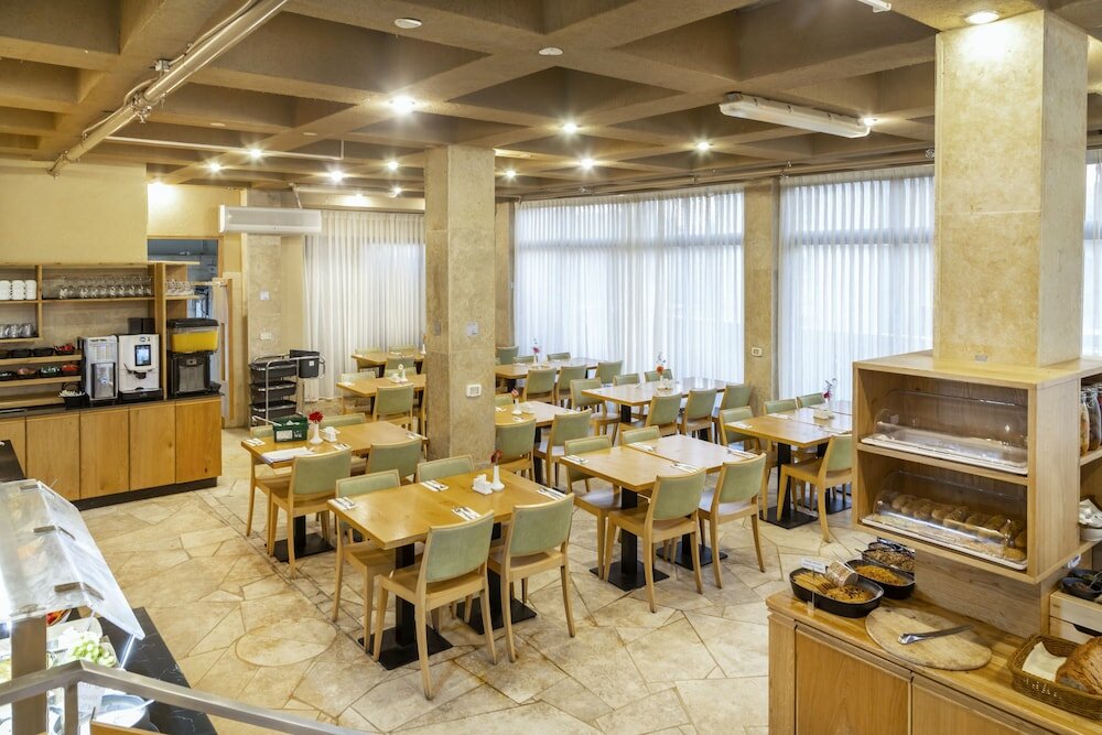 Фото Ramon Suites Hotel