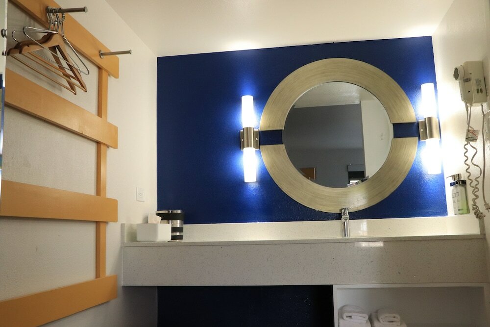 Фото University Inn