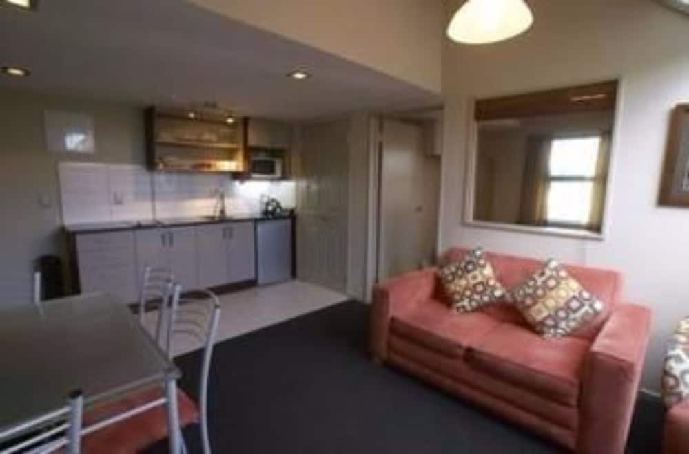 Фото Athena Motel & Apartments