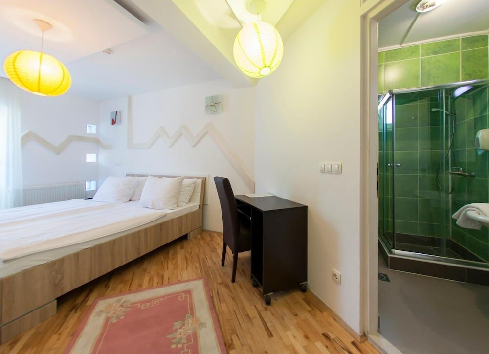 Фото Hotel Hayat