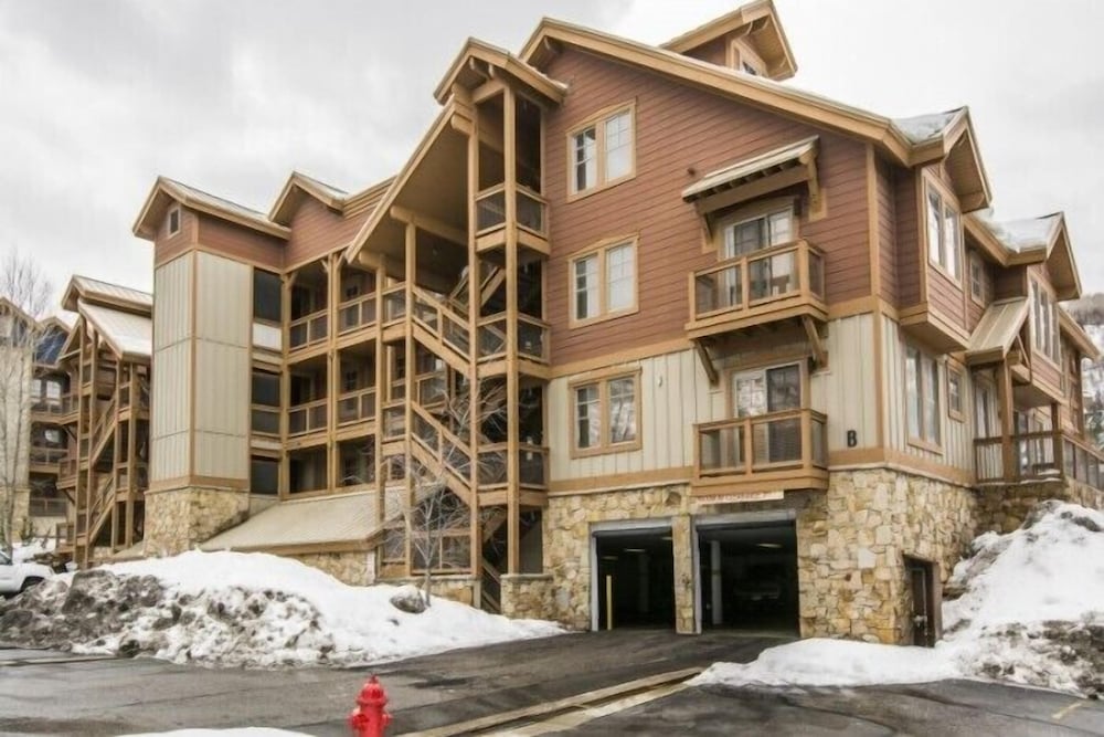 Фото Town Pointe by Lespri Management