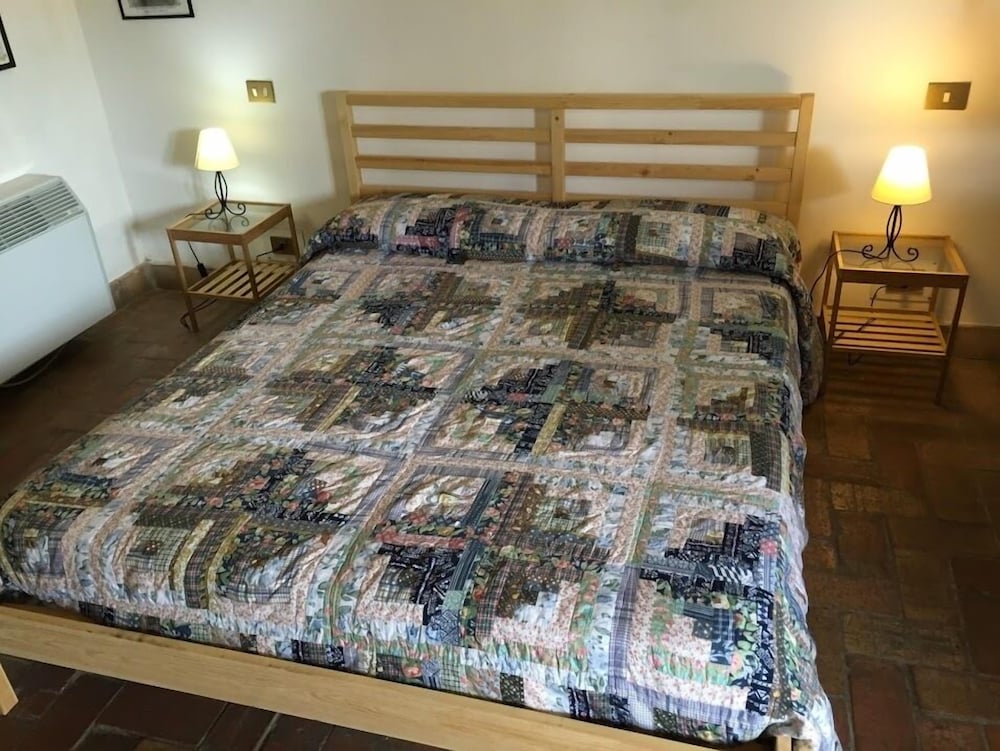 Фото Agriturismo Monte Due Torri