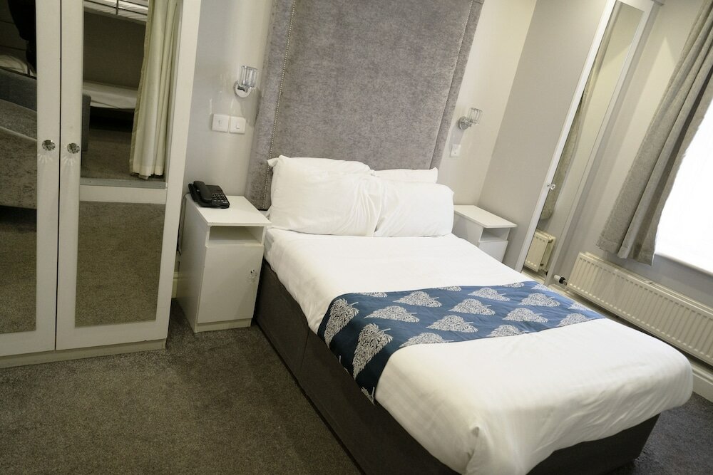 Фото The Doric Hotel