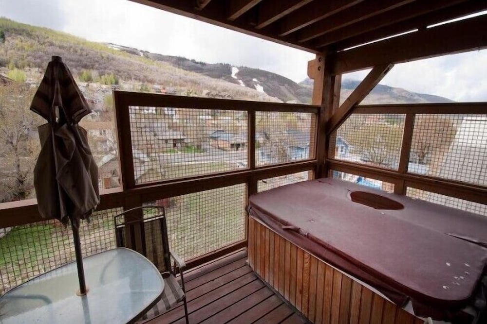 Фото Town Pointe by Lespri Management