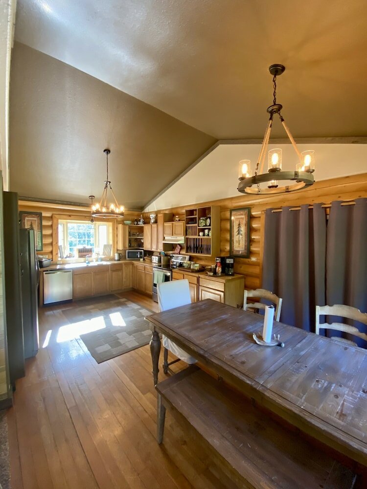 Фото Meandering Moose Lodging