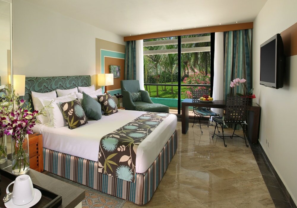 Фото The Pyramid Cancun by Oasis