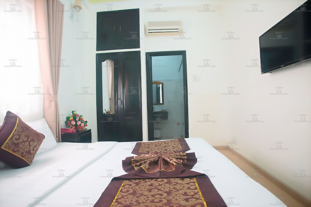 Фото Golden Tulip Hotel