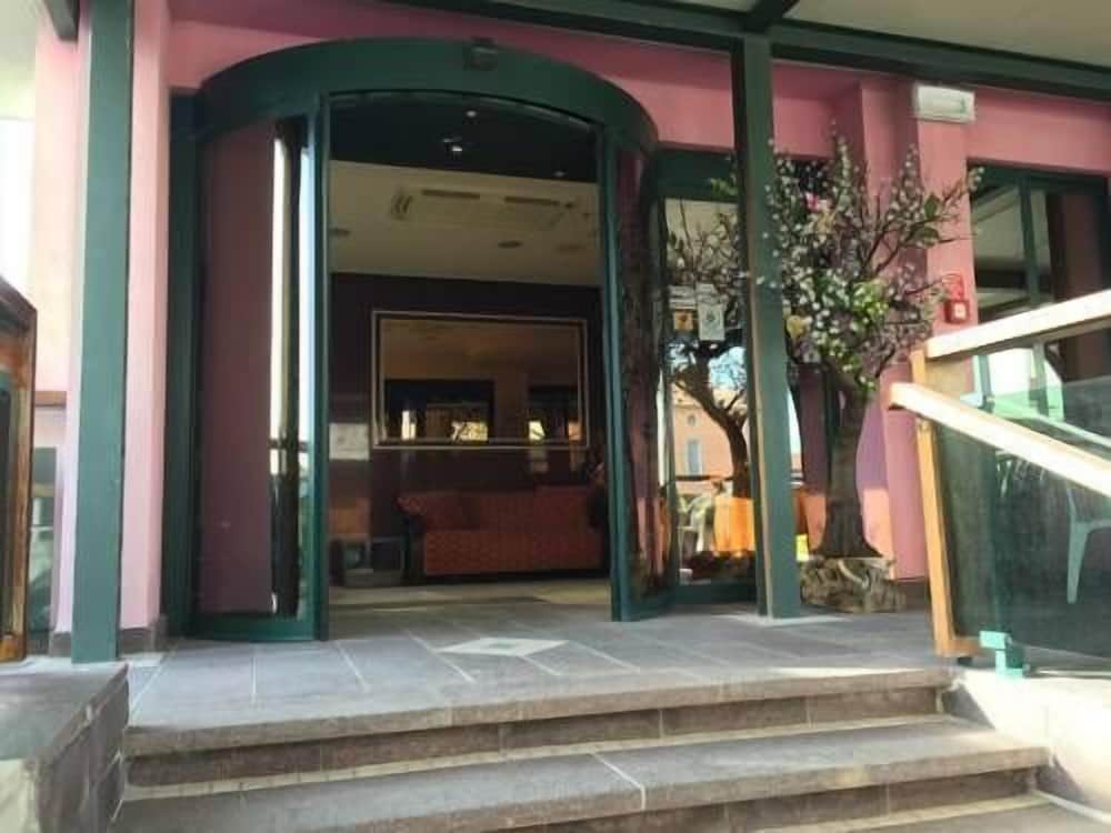 Фото Hotel Sabra