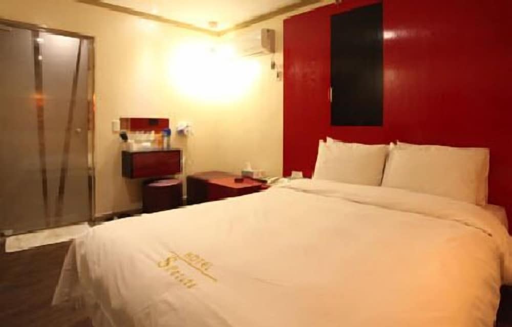 Фото S-Petite Hotel