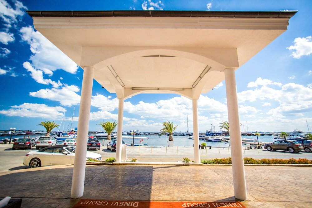 Фото Palace Marina Dinevi Hotel