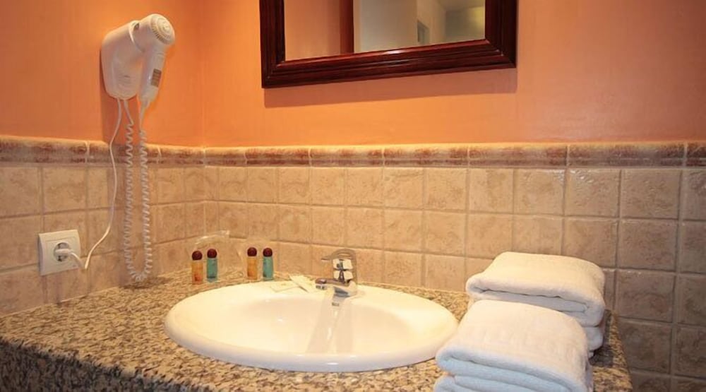 Фото Hostal Ripoll Ibiza