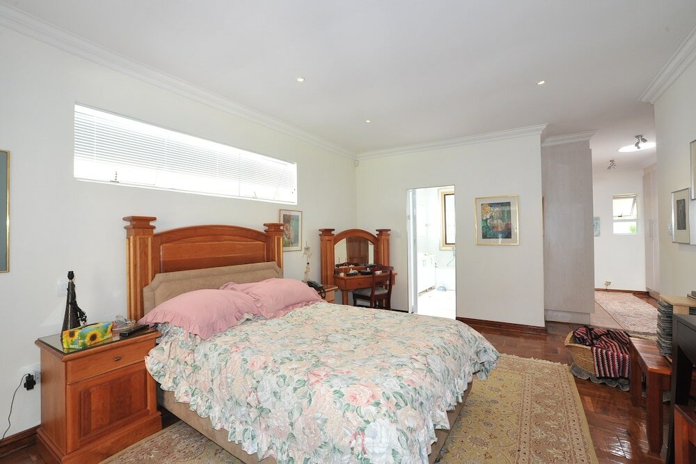 Фото Fifteen On Orange