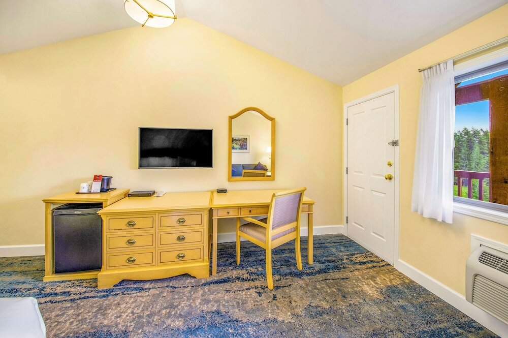 Фото Kootenay Lakeview Resort, Bw Signature Collection