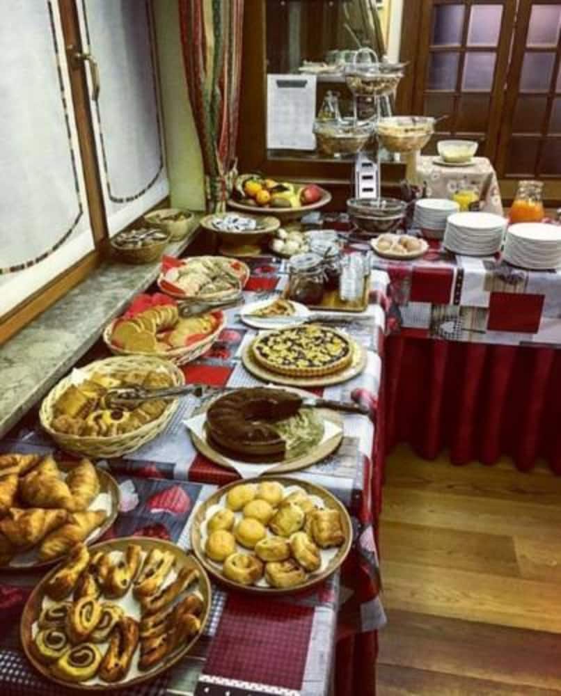 Фото Hotel Beau Sejour