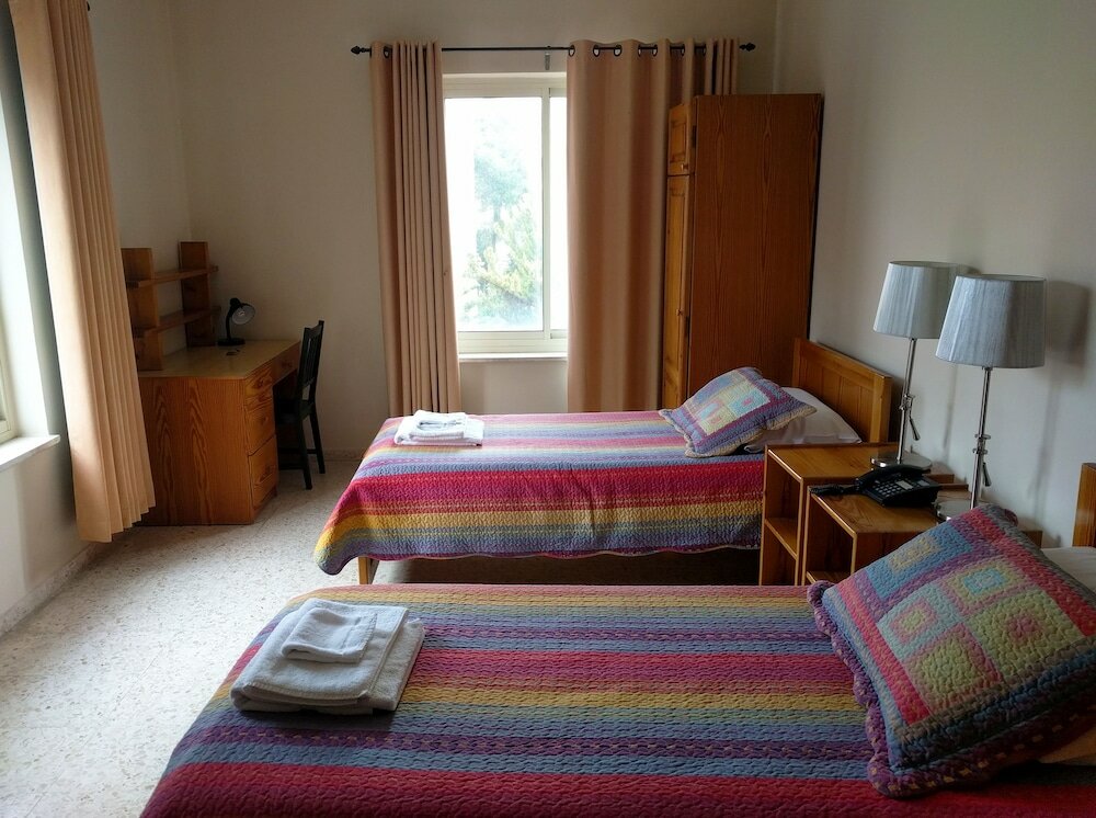 Фото St. Georges Cathedral Pilgrim Guesthouse