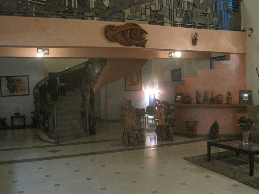 Фото Axari Hotel & Suites