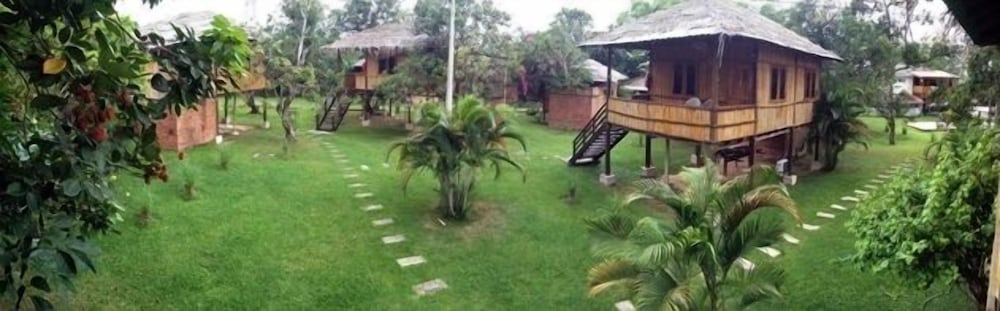 Фото The Roots Eco Resort