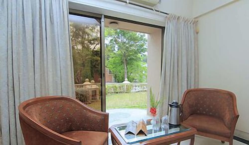 Фото Hotel The Metropole