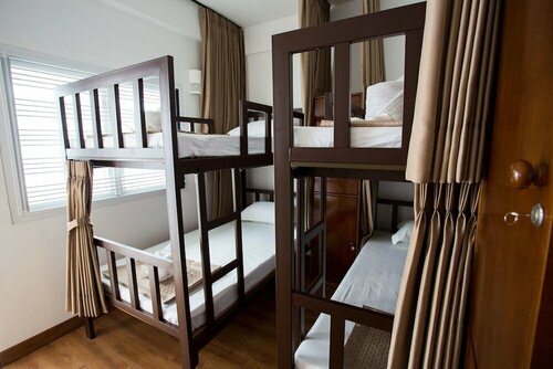 Хостел Tini Kati Hostel - Silom Bird House в Бангкоке