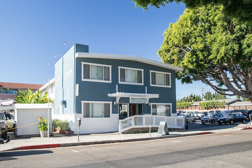 Фото отеля 1