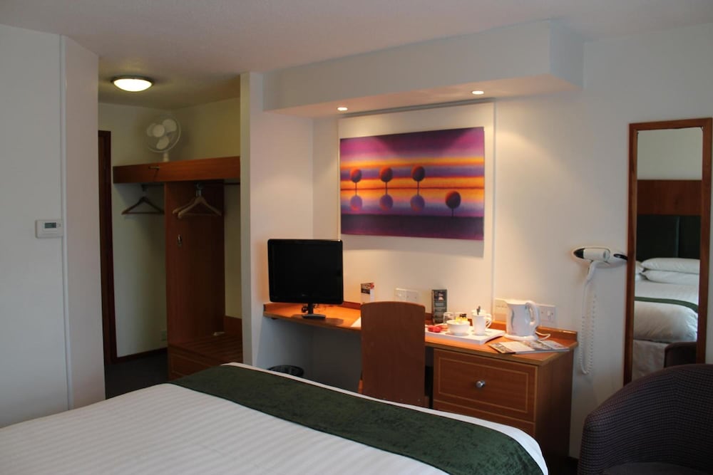 Фото The Villa Express