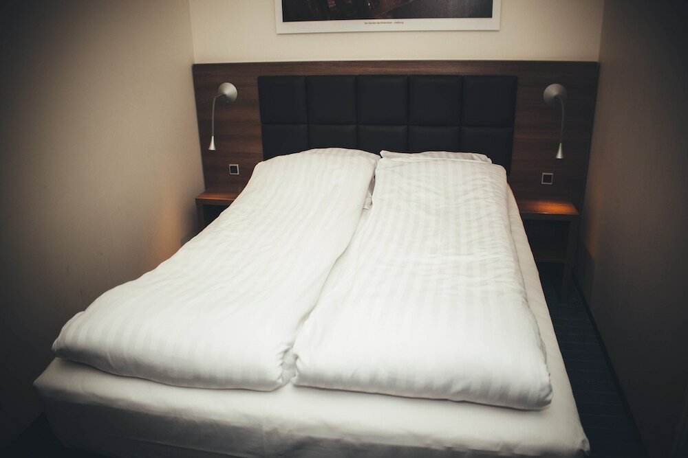 Фото Hotel Jomfru Ane