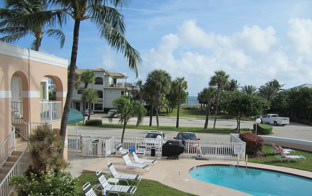 Фото Coral Key Inn