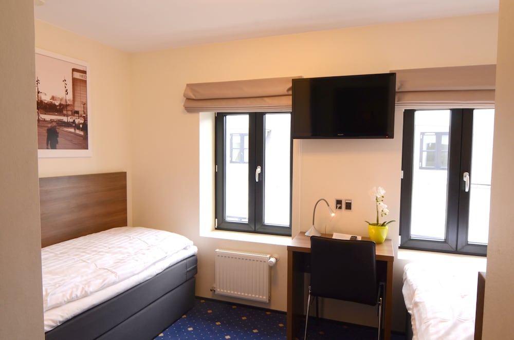 Фото Hotel Jomfru Ane