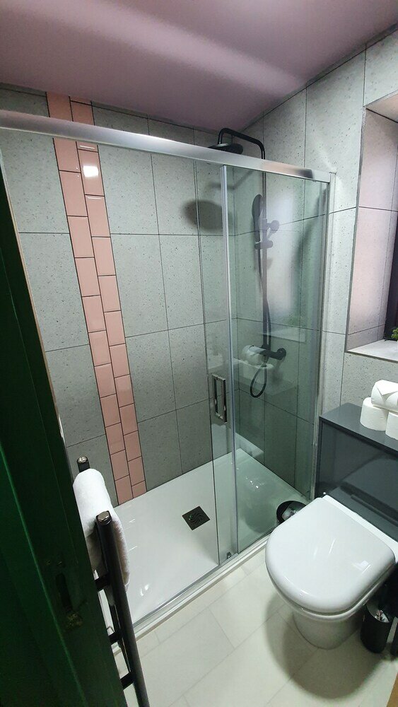 Фото Aaron Wise - 51 Fitzhamon