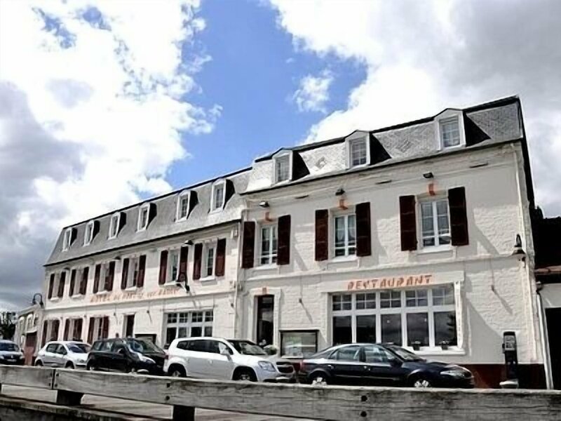 Гостиница Hotel du Port et des Bains