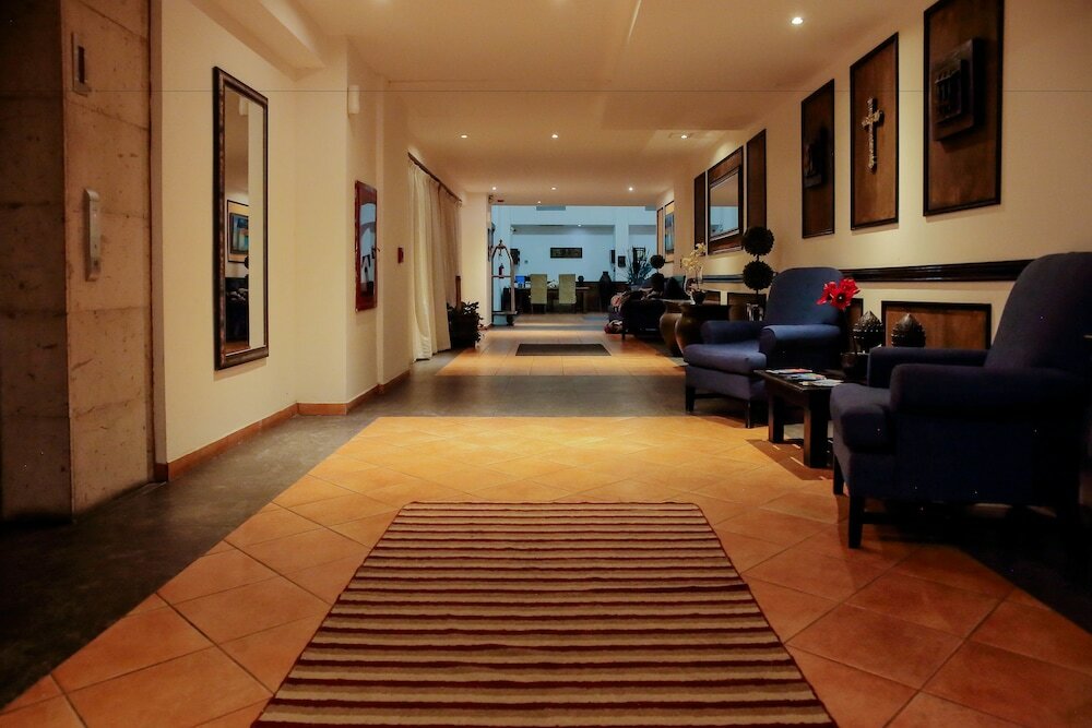 Фото La Posada Hotel & Beach Club