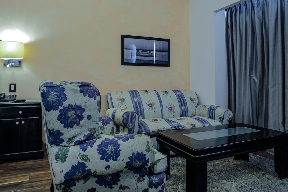 Фото La Posada Hotel & Beach Club