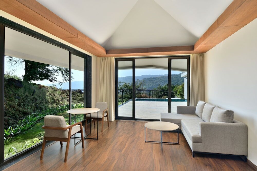 Фото Courtyard by Marriott Mahabaleshwar