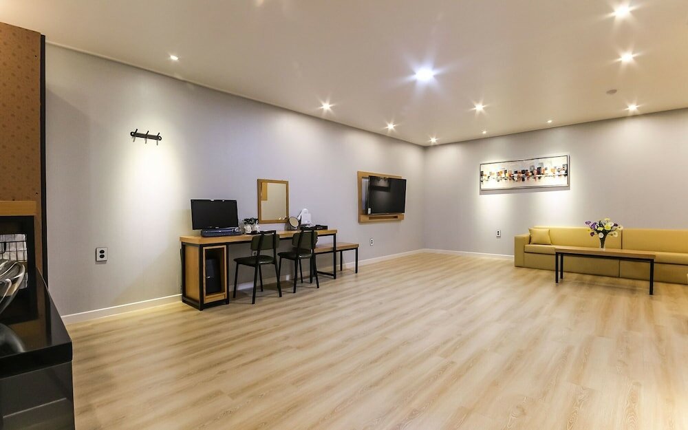 Фото Jinju Hotel Muro