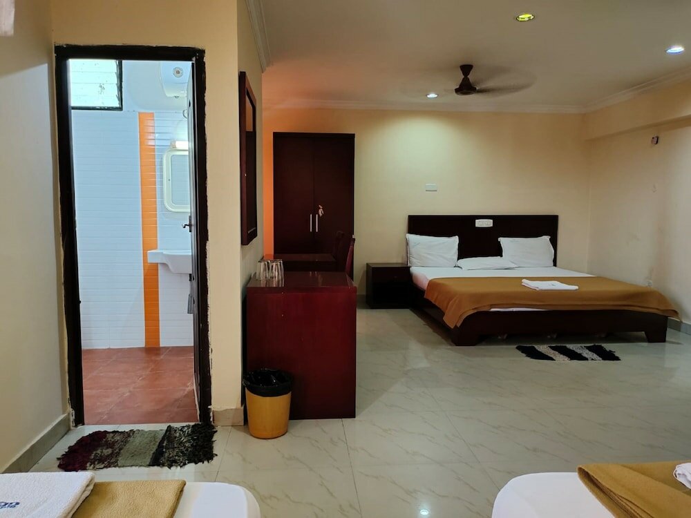 Фото Hotel Geetha International
