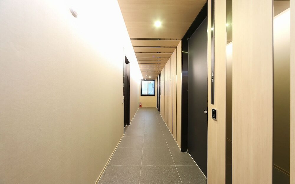 Фото Changwon Jinhae Lewis Hotel