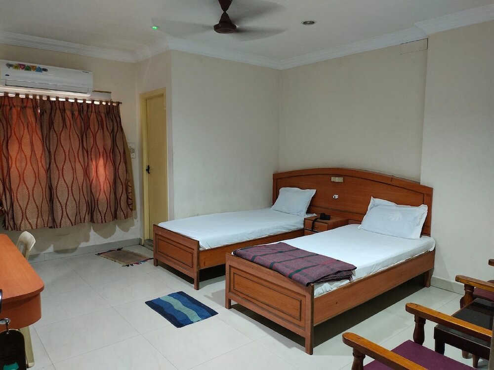 Фото Hotel Geetha International