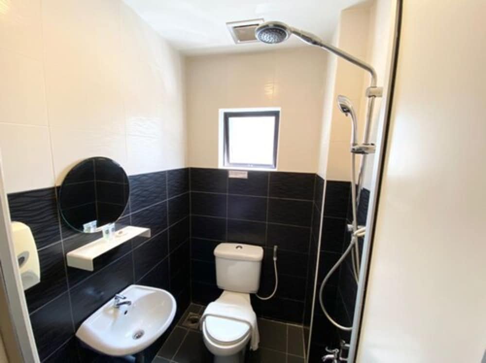 Фото One One 08 Hotel Tapah