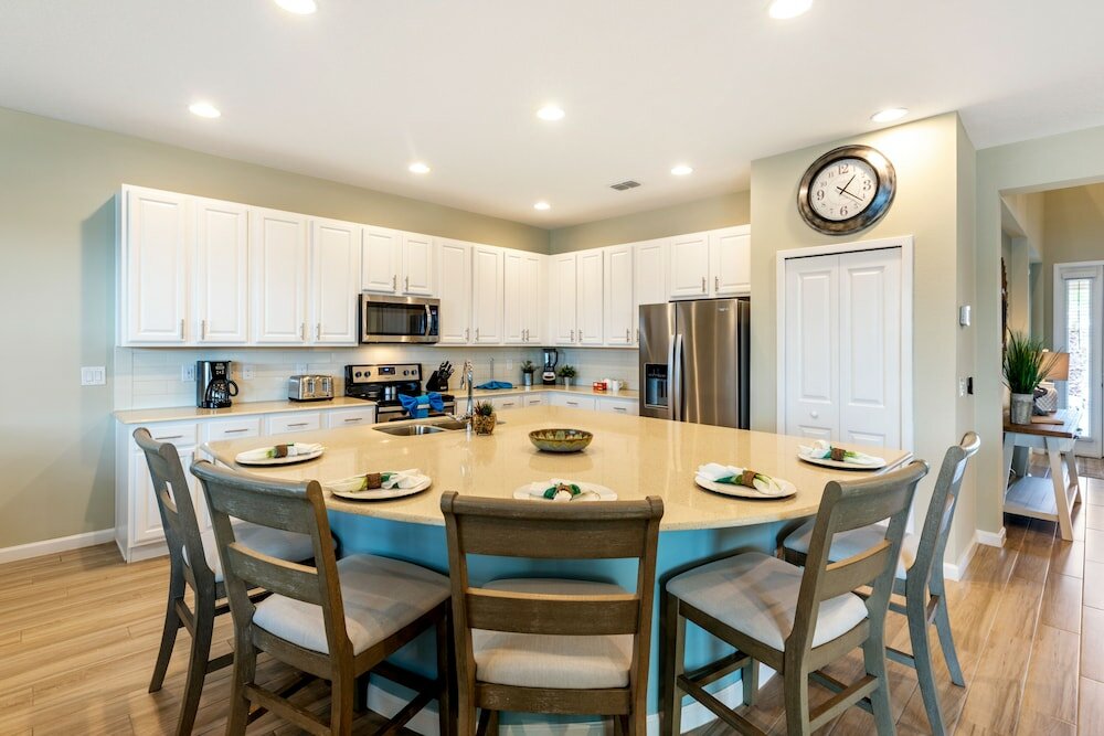 Фото Lake Breeze 6 Bedrooms