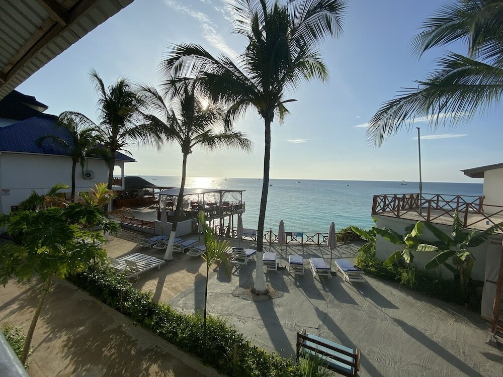 Фото Zenobia Beach Resort