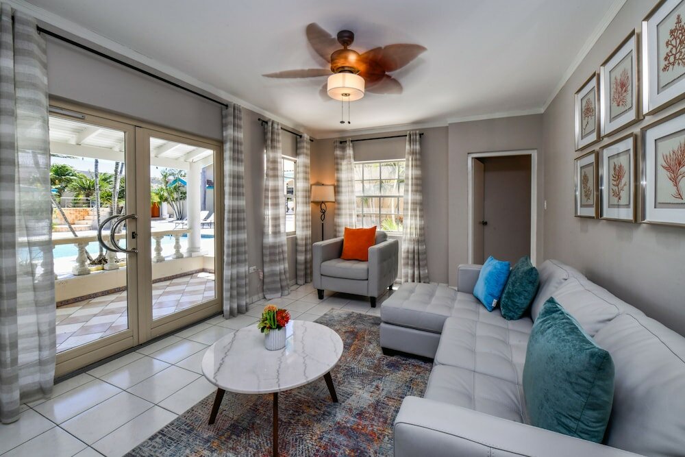 Фото Massive Oceanfront Villa - SPA - Sauna - Gameroom - Malmok!